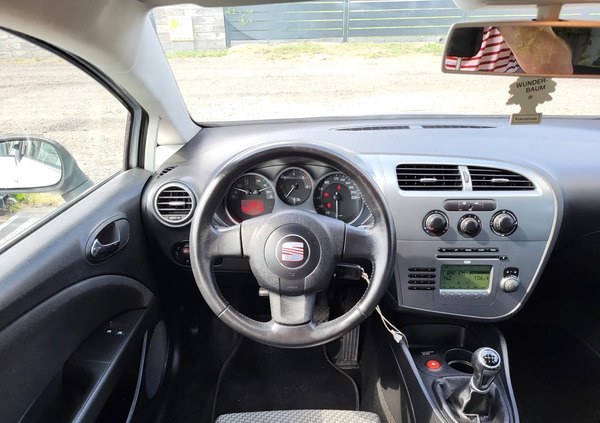 Seat Leon cena 16800 przebieg: 199000, rok produkcji 2008 z Góra małe 277